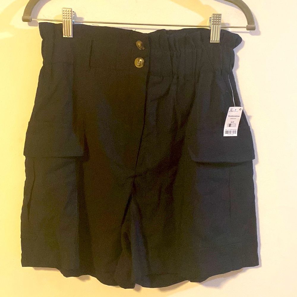 NWT, Arden, Black Cargo Shorts, Soft Material, Side Pickets, Size S